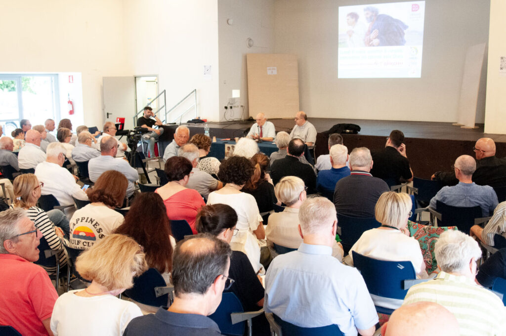 Un momento della Convocazione diocesana del 6 giugno 2025 al centro pastorale "Sacro Cuore" di Reggio Emilia. Foto Codazzi